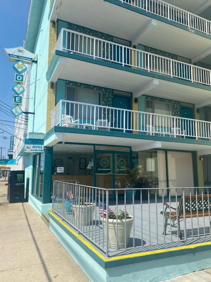 Royal Canadian Motel Wildwood Exterior photo
